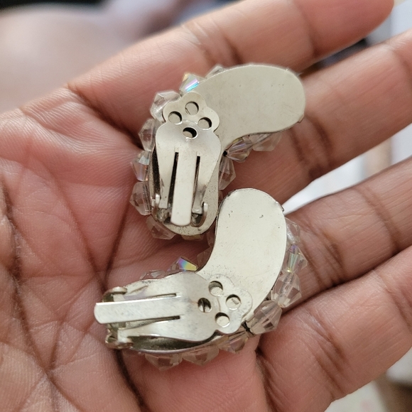 Vintage Beaded Cluster Earrings / Unsigned / Aurora Borealis - Picture 4 of 4